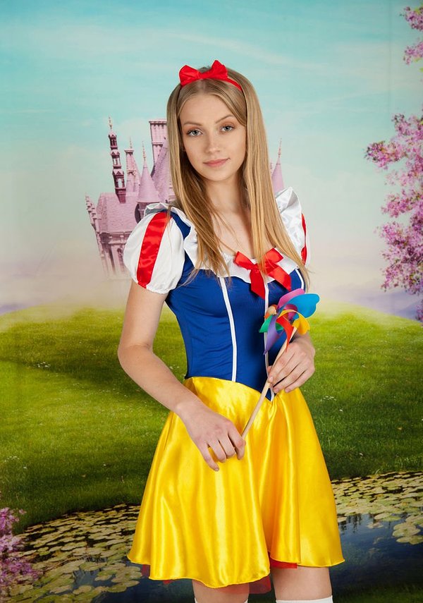 Юлия, 18 лет, 1 размер груди